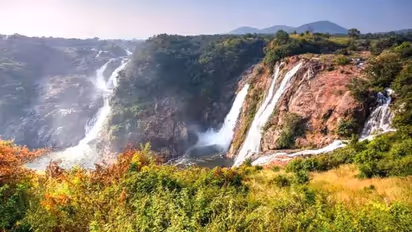 2024ಕ್ಕೆ ಲಾಂಗ್ ವೀಕೆಂಡ್ಸ್ ಸುಮಾರು ಇವೆ, ಹೀಗ್ ಟ್ರಾವೆಲ್ ಪ್ಲ್ಯಾನ್ ಮಾಡಬಹುದು!