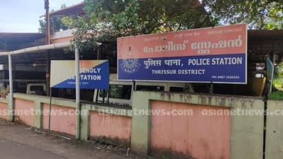 മദ്യപിച്ച് നിലയില്ലാതായ യുവാവിനെ കസ്റ്റഡിയിലെടുത്തില്ല: എസ്ഐമാരടക്കം 3 പൊലീസുകാർക്ക് സസ്പെൻഷൻ