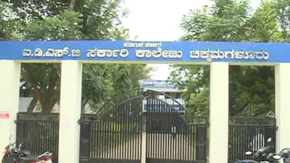 ತರಗತಿಗೆ ಹಿಜಾಬ್ ಧರಿಸಿ ಬಂದ ವಿದ್ಯಾರ್ಥಿನಿಯರು: ಸಮವಸ್ತ್ರ ಕಡ್ಡಾಯಗೊಳಿಸಿದ ಕಾಲೇಜು ಆಡಳಿತ ಮಂಡಳಿ!