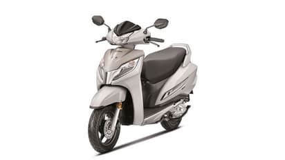 ഇലക്ട്രിക്ക് വിപ്ലവത്തിലും കീഴടങ്ങുന്നില്ല, ഇതാ കിടിലൻ മൈലേജുള്ള ചില പെട്രോൾ സ്കൂട്ടറുകൾ