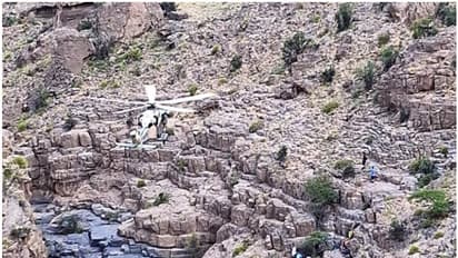 ഒമാനില് മലമുകളില് നിന്ന് വീണ് ഒരാള്ക്ക് പരിക്ക്