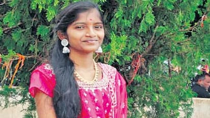 ఫ్రెషర్స్ డేలో డ్యాన్స్ చేస్తూ..ఇంటర్ విద్యార్థిని గుండెపోటుతో మృతి..