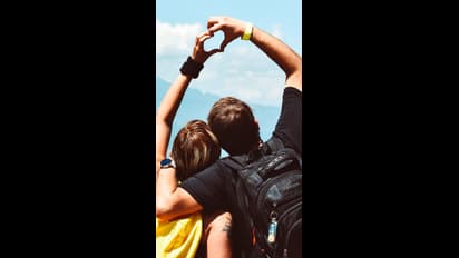 Love Symptoms: இந்த அறிகுறிகள் இருந்தால் நீங்கள் காதலிக்கிறீர்கள் என்று அர்த்தம்..!!