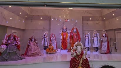 కెనడాలో మరో హిందూ దేవాలయం ధ్వంసం.. ప్రధాన ద్వారంపై ఖలిస్తాన్ రెఫడెండం పోస్టర్లు..