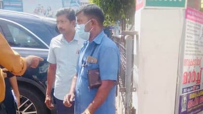 ബോധരഹിതനായി കുഴഞ്ഞുവീണ് യാത്രക്കാരന്; ആശുപത്രിയിലേക്ക് പാഞ്ഞ് കെഎസ്ആര്ടിസി