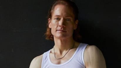 45-കാരനിൽ നിന്നും 18 -കാരനിലെത്താൻ ഒരു ദിവസം കഴിയ്ക്കുന്നത് 110 ഗുളികകൾ, വർഷം ചെലവഴിയ്ക്കുന്നത് 16.5 കോടി