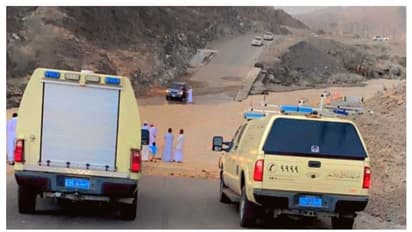 ഒമാനില് കനത്ത മഴ, വെള്ളപ്പാച്ചില്; മരണം മൂന്നായി