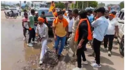 ഹിന്ദുക്കൾക്ക് തോക്ക് ലൈസൻസ് നൽകണം, വീണ്ടും വിവാദ പ്രസ്താവനകളുമായി ഹിന്ദു പഞ്ചായത്ത്