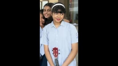 ಸ್ಕೂಲಿಗೆ ಲಿಪ್‌ಸ್ಟಿಕ್‌ ಹಾಕಿದ ಆರಾಧ್ಯಾ; ಐಶ್ವರ್ಯ ರೈ ಪುತ್ರಿ ಕಾಲೆಳೆದ ನೆಟ್ಟಿಗರು 