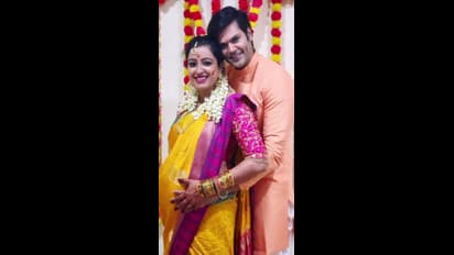 கர்ப்பமாக இருக்கும் மனைவிக்கு சிம்பிளாக வளைகாப்பு நடத்திய பிக்பாஸ் கணேஷ் வெங்கட்ராமன் - வைரல் கிளிக்ஸ் இதோ