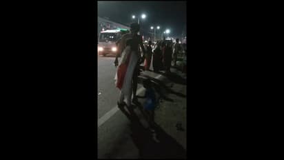 சாலையில் ரகளையில் ஈடுபட்ட இளைஞர்கள்; தட்டிகேட்ட காவல் துறையினருக்கு கஞ்சா போதையில் கத்தி குத்து