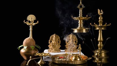 பூஜை பாத்திரங்கள் 10 நிமிடத்தில் பளபளன்னு ஜொலிக்க இந்த டிப்ஸ ட்ரை பண்ணி பாருங்க..!!