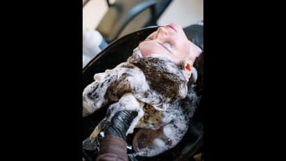 తలస్నానం రోజూ చేయాలా..? వారినికి ఒకసారి చేస్తే సరిపోదా..?