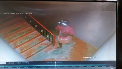 കണ്ണൂരിലെ ജ്വല്ലറിയിൽ വൻ കവർച്ച; മൂന്ന് കിലോ വെള്ളിയാഭരണങ്ങൾ മോഷ്ടിച്ചു