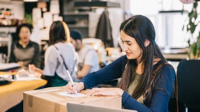 'വനിതകളെ വരൂ, സംരംഭം തുടങ്ങാം'; പിന്തുണയേകുന്ന സർക്കാർ സ്കീമുകളിതാ