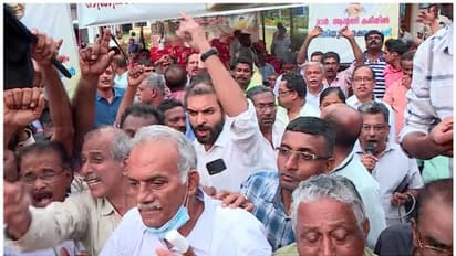 എറണാകുളം സെന്റ് മേരീസ് ബസലിക്കയിൽ ഇന്ന് വൈകിട്ട് 4 മണിക്ക് കുർബാന നടത്താൻ വിശ്വാസികൾ