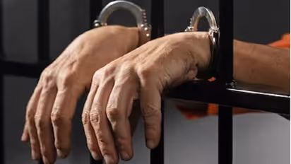 15 കോടിയുടെ കൊക്കെയ്ൻ വിമാനത്തിലെത്തിച്ചത് മലയാളി, മുംബൈ എയർപോട്ടിൽ പിടിയിൽ, വാങ്ങാനെത്തിയ യുവതിയും അറസ്റ്റിൽ