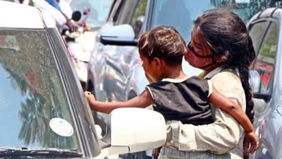 ஷாக்கிங் நியூஸ்.. திருச்சி ஸ்ரீரங்கத்தில் 500 ரூபாய்க்கு குழந்தைகளை வாடகைக்கு வாங்கி பிச்சை எடுத்த பெண்கள்.!