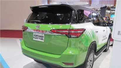 'ഏതും പോകുന്ന' ആ കിടിലൻ എഞ്ചിനുമായി ഇന്നോവയുടെ വല്ല്യേട്ടൻ, ഓട്ടോ ഷോയില്‍ താരമായി ടൊയോട്ട!