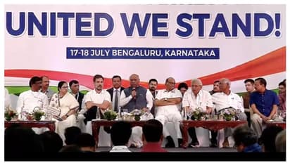 ദില്ലിയിൽ ഒന്നിച്ച് നിൽക്കുന്നില്ലെങ്കിൽ 'ഇന്ത്യ' മുന്നണിയില് കാര്യമില്ല; കോണ്ഗ്രസ്- എഎപി പോരിന് തുടക്കം