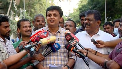  'ആ കാര്യം ചോദിക്കാനാണ് ഇയാൾ വന്നതെന്ന് മനസിലായി'; വീണയുമായി ബന്ധപ്പെട്ട ചോദ്യങ്ങൾക്ക് മറുപടിയില്ലാതെ റിയാസ്