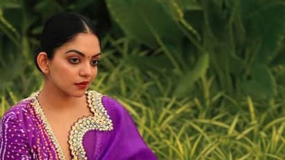 Dairy Milk ಸಿಲ್ಕ್‌ ರೀತಿ ಸೀರೆ ತೊಟ್ಟ ನಟಿ; ಅಬ್ಬಬ್ಬಾ!! ಬೆಲೆ ಕೇಳಿ ನೀವೂ ಶಾಕ್ ಆಗ್ತೀರಾ...