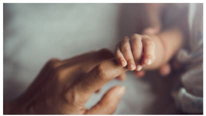 കളിക്കുന്നതിനിടെ ബലൂൺ വിഴുങ്ങി; 9 മാസം പ്രായമുള്ള കുഞ്ഞിന് ദാരുണാന്ത്യം