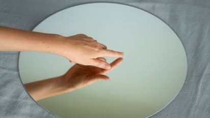 ಈ ಕನ್ನಡಿ ಮುಂದೆ ನಿಂತವ್ರೆಲ್ಲ ಬೆತ್ತಲಾಗಿ ಕಾಣ್ತಾರಂತೆ: ನಾಸಾ ವಿಜ್ಞಾನಿಗಳಿಂದ್ಲೂ ಬಳಕೆ!