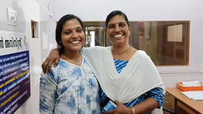 10 വര്ഷം മുന്പ് അമ്മ ആദ്യമായി ജോലിയില് പ്രവേശിച്ച പഞ്ചായത്തില് മകള്ക്കും ആദ്യ പോസ്റ്റിംഗ്