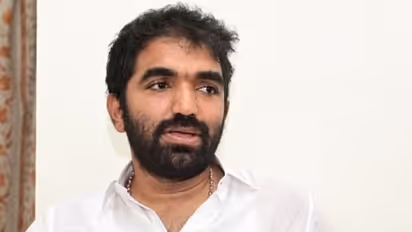 'പുതുപ്പള്ളിയിൽ അര്ഹരായവരെ ഉള്പ്പെടുത്തി വോട്ടര്പട്ടിക പ്രസിദ്ധീകരിക്കണം'; നിയമനടപടിയുമായി ചാണ്ടി ഉമ്മൻ