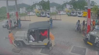 പെട്രോളടിച്ച് ജീപ്പ് അശ്രദ്ധമായി മുന്നോട്ടെടുത്തു; പമ്പ് ജീവനക്കാരനെ ഇടിച്ചുവീഴ്ത്തി, പല്ല് കൊഴിഞ്ഞു, പരുക്ക്