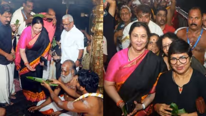 കന്നിസ്വാമിയായി ശബരിമലയിലെത്തി നടി ഗീത, ഫോട്ടോകള് ശ്രദ്ധയാകര്ഷിക്കുന്നു