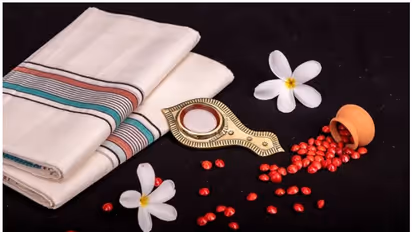 പ്രിയപ്പെട്ടവർക്ക് ഓണക്കോടി സമ്മാനിക്കുമ്പോൾ ഒരുപാട് പേർക്ക് കൈത്താങ്ങാകാം; സ്നേഹത്തിന്റെ ഗിഫ്റ്റ് ബോക്സ്!