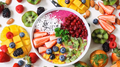Ideas to incorporate 7 Nutrient-Rich Fruits perfect for a wholesome Breakfast