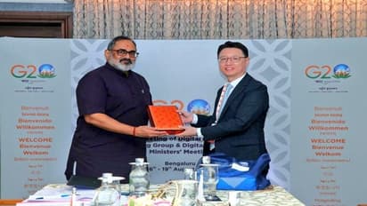 தொழில்நுட்பத்தின் எதிர்காலத்தை எப்படி வடிவமைக்க வேண்டும்? அமைச்சர் ராஜீவ் சந்திரசேகர் விளக்கம்!