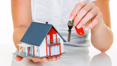 വായ്പ എടുക്കുന്നത് ആദ്യമായാണോ? ഹോം ലോണിന് അപേക്ഷിക്കുമ്പോൾ ഈ കാര്യങ്ങൾ ശ്രദ്ധിക്കണം