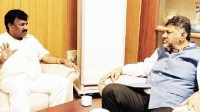 ಡಿ.ಕೆ.ಶಿವಕುಮಾರ್ರನ್ನು ಭೇಟಿಯಾದ ಕೇಂದ್ರ ಸಚಿವ ನಾರಾಯಣಸ್ವಾಮಿ: ಯಾಕೆ ಗೊತ್ತಾ?