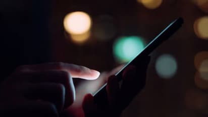 ആരാധിക്കുന്ന നടൻ ആണെന്ന് കരുതി ഓണ്ലൈനായി പ്രേമിച്ചു; ആള്മാറാട്ടം നീണ്ടത് ഒരു വര്ഷം