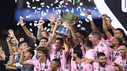 ഏറ്റവും കൂടുതൽ ട്രോഫികൾ! ലോക ഫുട്ബാളിലെ ഒരേയൊരു രാജാവായി ലിയോണല് മെസി, 'ഗോട്ട്'