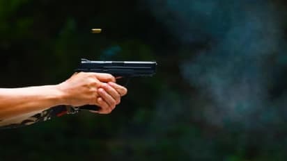 ಕಲಬುರಗಿ: ಪರಿಚಯ ಕೇಳಿದವನ ಮೇಲೆಯೇ ಗುಂಡಿನ ದಾಳಿ