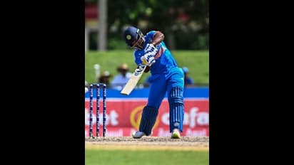 4,4,4,6... ഒരോവറില്‍ 18 റണ്‍സ്! അടിച്ചുപരത്തിയത് ഐപിഎല്ലില്‍ ഹാര്‍ദിക് പാണ്ഡ്യയുടെ വജ്രായുധത്തെ - വീഡിയോ