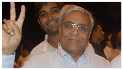 പിടിച്ചെടുത്തത് 39 കിലോ സ്വർണ, വജ്ര ആഭരണങ്ങൾ, പണം; ശരദ് പവാറിന്റെ വിശ്വസ്തന്റെ സ്ഥാപനങ്ങളിൽ ഇഡി റെയ്ഡ്