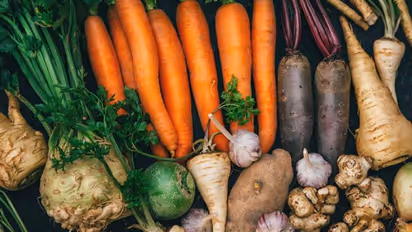 ഈ നാല് പച്ചക്കറികൾ പച്ചയ്ക്ക് കഴിക്കരുത്; കാരണം പറഞ്ഞ് ന്യൂട്രീഷ്യനിസ്റ്റ്