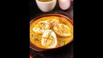 கிராமத்து ஸ்டைலில் இப்படி ஒரு முறை முட்டை குழம்பு செய்து பாருங்க... சூப்பரா இருக்கும்..!