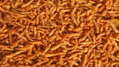 कुरकुरे की ऐसी रेसिपी देखकर कान पकड़ लेंगे आप, देखें Viral Video 