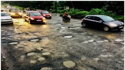 ಗ್ಯಾರಂಟಿ, ಆಪರೇಷನ್‌ಗಳಲ್ಲಿ ಮುಳುಗಿದ ಸರ್ಕಾರ, ರಸ್ತೆ ಗುಂಡಿ ಮುಚ್ಚಲು ಬ್ಯಾಂಕ್‌ನಿಂದ ಲೋನ್‌ ಪಡೆದ ಬೆಂಗಳೂರು ಟೆಕ್ಕಿ!