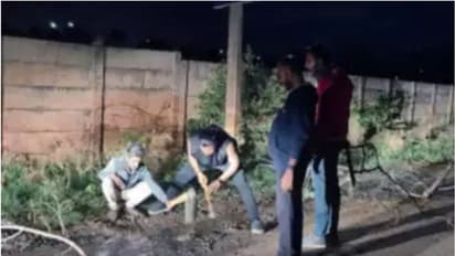 റോഡിൽ നിറയെ കുഴി, അപകടങ്ങൾ തുടർക്കഥ; കുഴിയടക്കാൻ 2.7 ലക്ഷം വായ്പയെടുത്ത് ടെക്കി യുവാവ്, സംഭവം ബെം​ഗളൂരുവിൽ