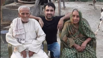 'OMG 2' star Pankaj Tripathi's father passes away; his family to perform last rites in their village
