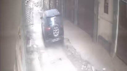 CCTV records Delhi govt officer who 'raped' minor, wife trying to flee cops | WATCH