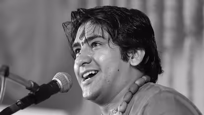 Bageshwar Baba: लाखों की भीड़ में बागेश्वर बाबा ने ढूंढ निकाला प्रेत को, अपने पास बुलाकर बताई ये ‘राज़’ की बात